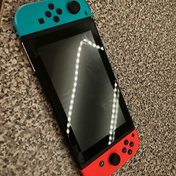Nintendo switch - Picture 1 of 9